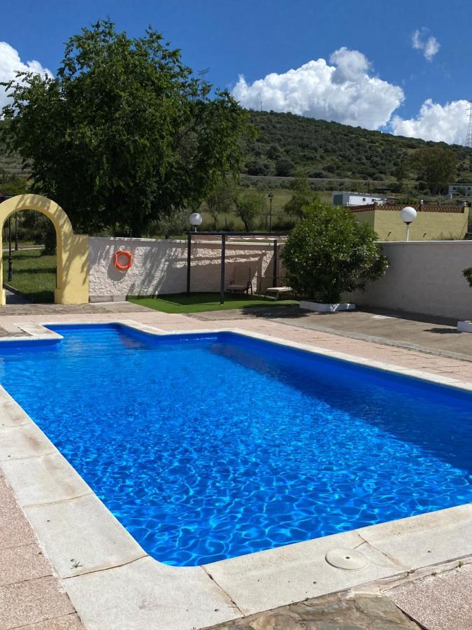 Casa Rural Montes De Trigo Jerez De Los Caballeros Exterior photo